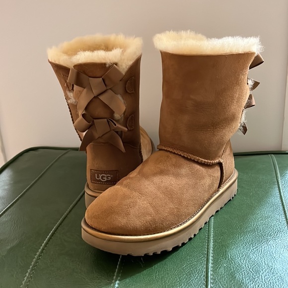 Women’s Bailey Bow II Boots - Picture 8 of 10